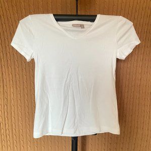 Chico's White V-Neck T-Shirt